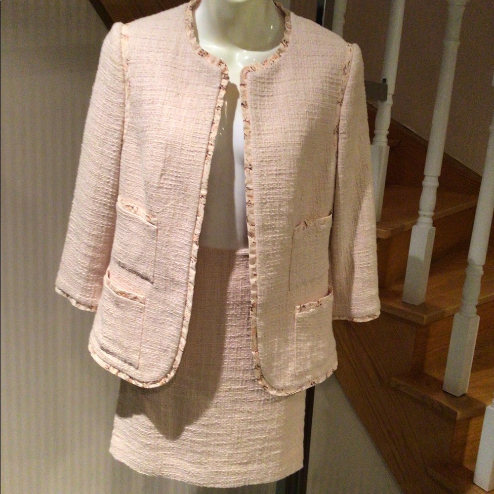 NWT peach /white jacket/skirt suit